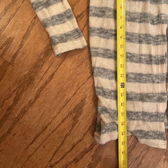 NWT Nico La cardigan gray and cream - Picture 7 of 10